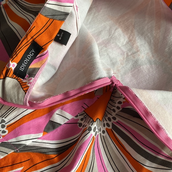 Ideology, size 6, pencil skirt - floral print, zipper back and slit, lace trim - Picture 9 of 9